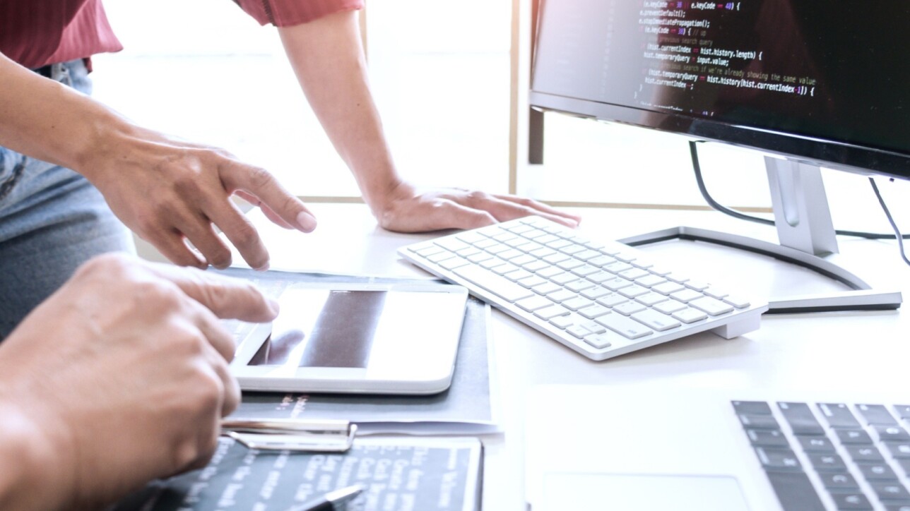 how much do web designers charge for a website
