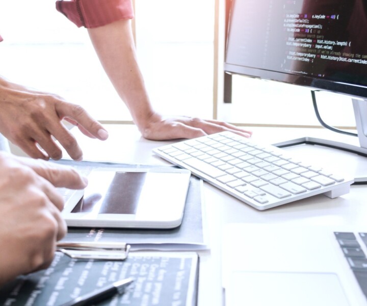 how much do web designers charge for a website