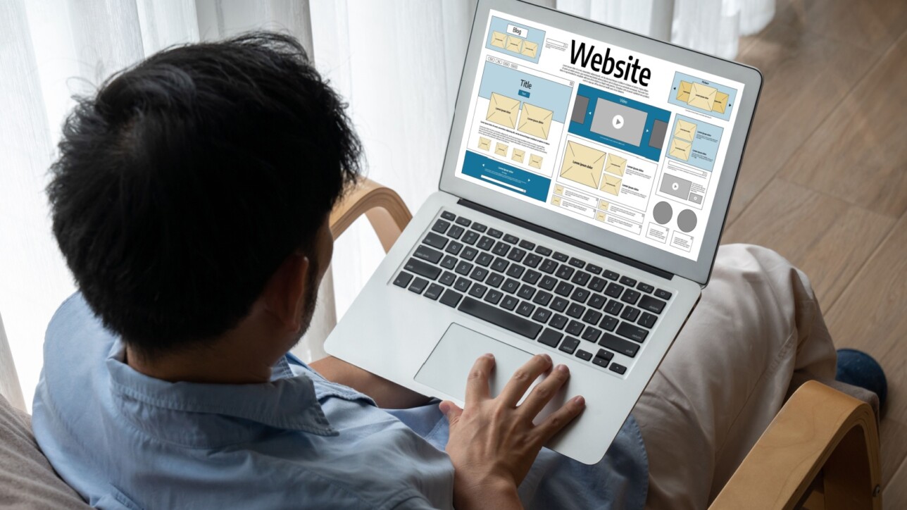 How much does a website builder cost?