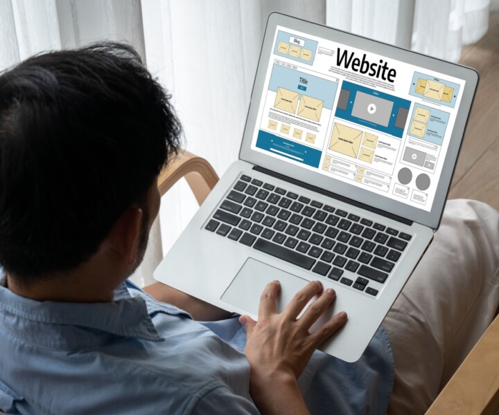 How much does a website builder cost?