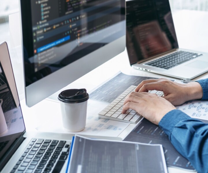 how much do web designers charge